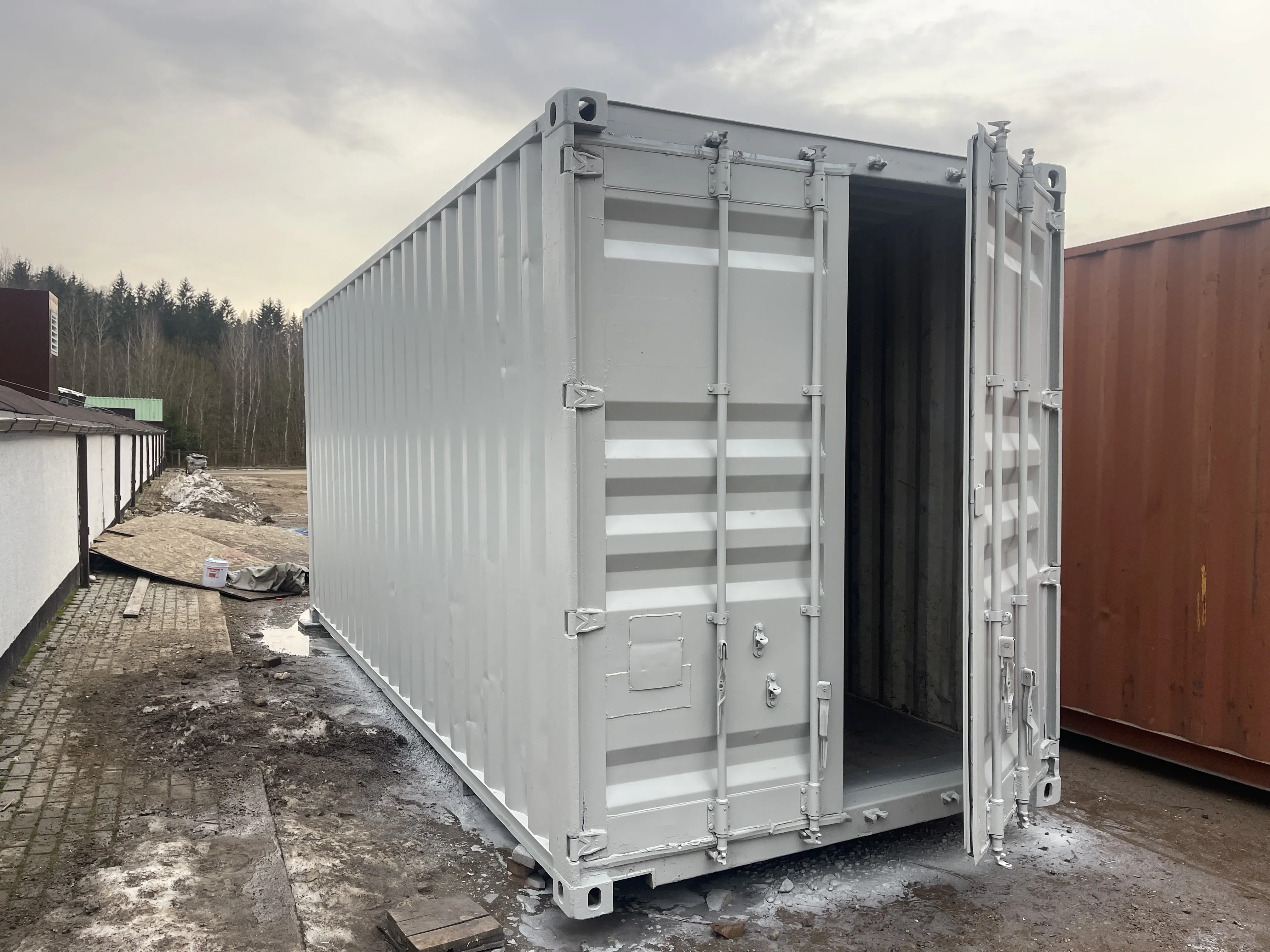 Купить контейнер 20 футов — белый, окрашенный, бу. 1